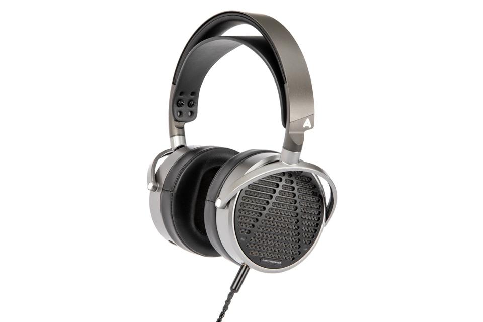 Planar magnetic headphones redefine audio experience