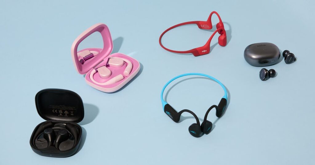 Open-ear headphones: a new way to enjoy audio with awareness