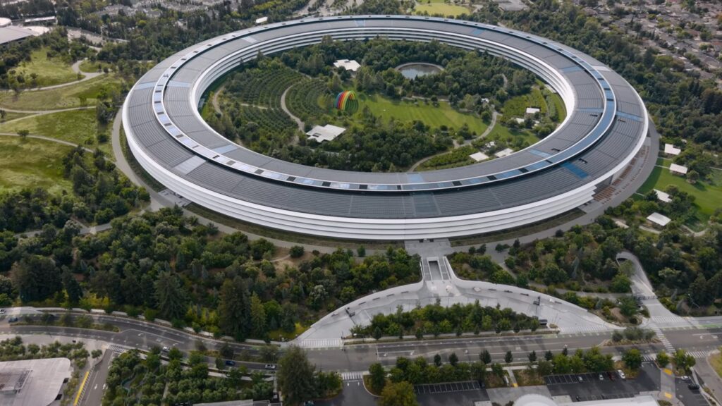 Congress pressures Apple over Towson store closure amidst union support
